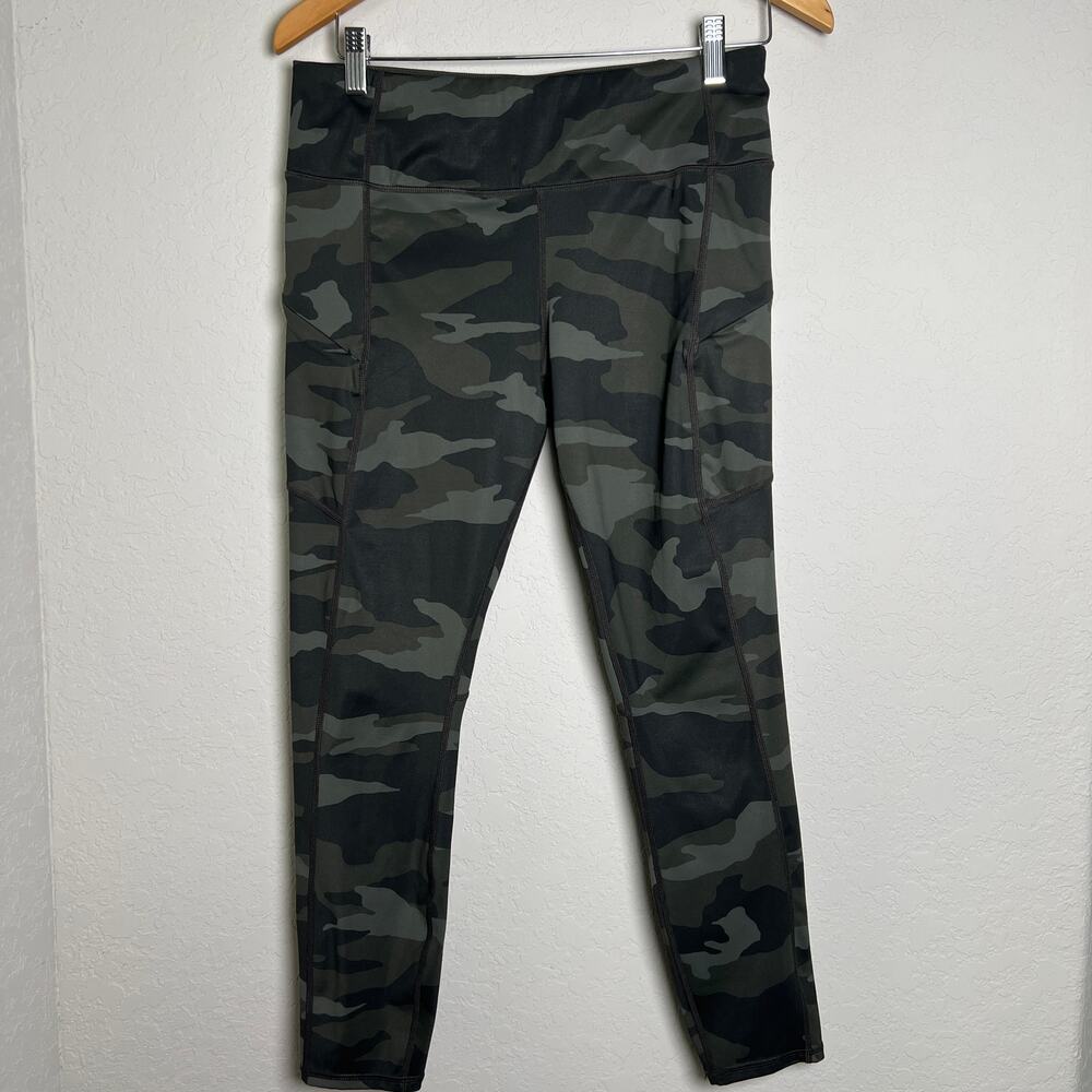 Athleta Women's Camouflage  Leggings with Zip‎ Pockets Size M